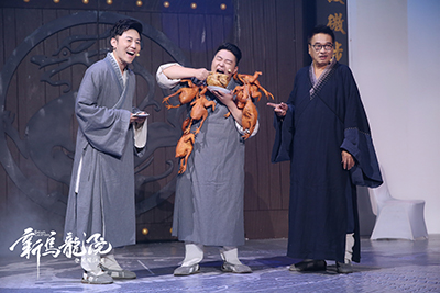 郝劭文現場(chǎng)吃雞.jpg
